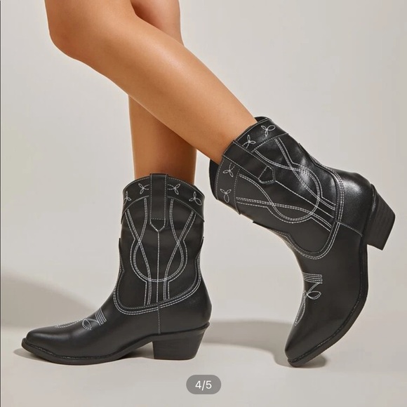 Emery Rose Quilted Western Boot 